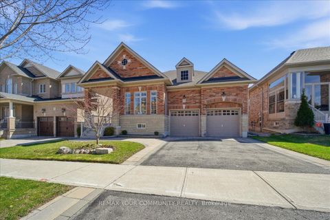 Photo 1 at 51 Tonner Crescent, Bayview Northeast, Aurora