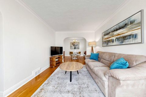 Photo 6 at 120 Pitt Avenue, Birchmount, Toronto