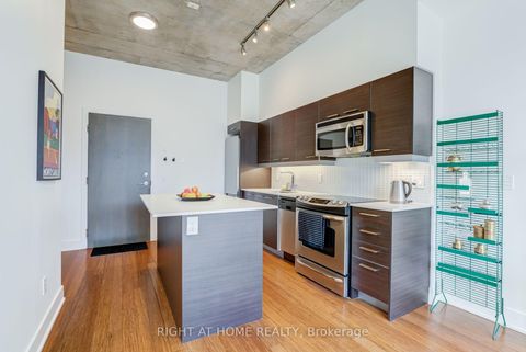 Photo 3 at 805 - 90 Trinity Street, Moss Park, Toronto