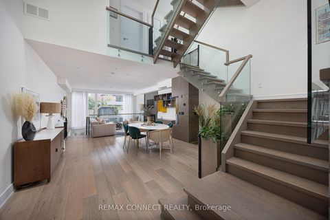 Photo 1 at 164 Aldwych Avenue, East York, Toronto