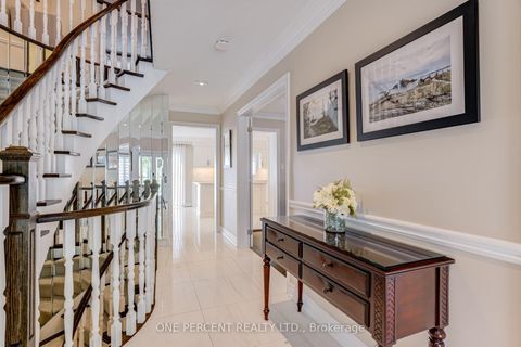 Photo 8 at 7 Mendip Crescent, Dorset Park, Toronto