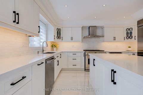 Photo 11 at 7 Mendip Crescent, Dorset Park, Toronto