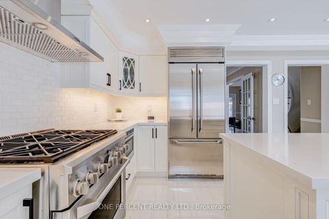 Photo 12 at 7 Mendip Crescent, Dorset Park, Toronto