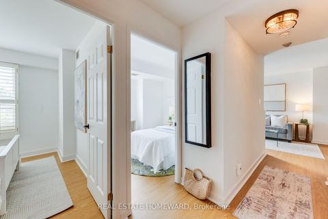 Photo 2 at 304 - 716 Kingston Road, The Beaches, Toronto