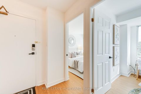 Photo 4 at 304 - 716 Kingston Road, The Beaches, Toronto