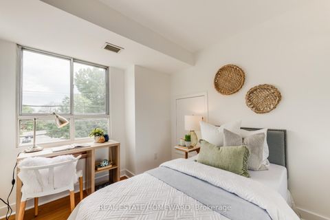 Photo 13 at 304 - 716 Kingston Road, The Beaches, Toronto