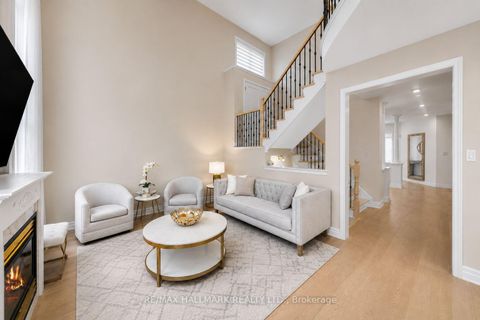 Photo 2 at 101 Ravine Edge Drive, Jefferson, Richmond Hill