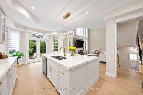 Photo 6 at 101 Ravine Edge Drive, Jefferson, Richmond Hill