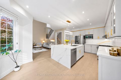 Photo 8 at 101 Ravine Edge Drive, Jefferson, Richmond Hill