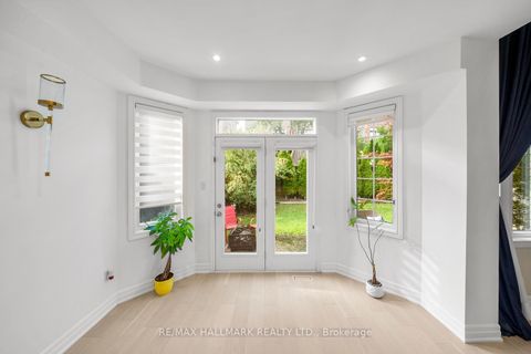 Photo 10 at 101 Ravine Edge Drive, Jefferson, Richmond Hill