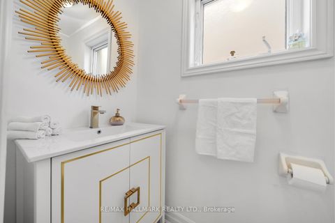 Photo 12 at 101 Ravine Edge Drive, Jefferson, Richmond Hill