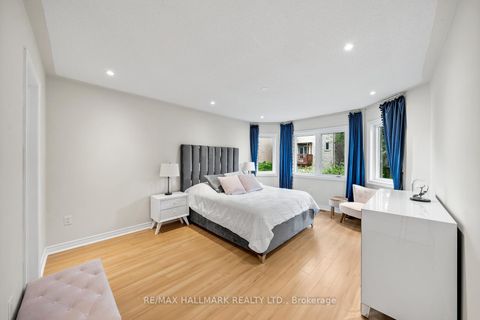Photo 19 at 101 Ravine Edge Drive, Jefferson, Richmond Hill