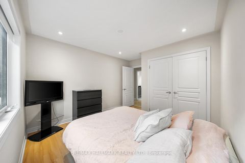 Photo 25 at 101 Ravine Edge Drive, Jefferson, Richmond Hill