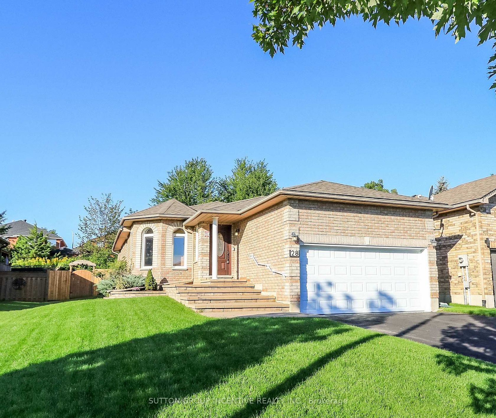 28 Brookfield Crescent, Bayshore, Barrie photo number 2