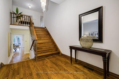 Photo 2 at 93 Poplar Heights Drive, Humber Valley, Toronto