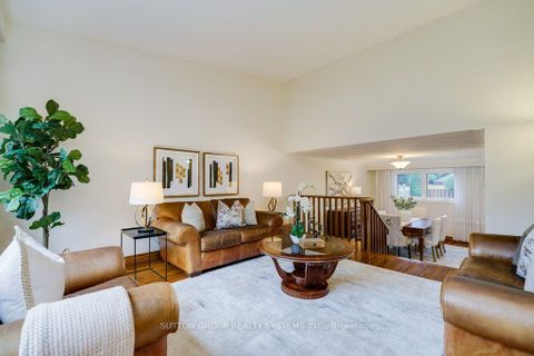 Photo 3 at 93 Poplar Heights Drive, Humber Valley, Toronto