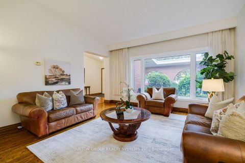 Photo 6 at 93 Poplar Heights Drive, Humber Valley, Toronto