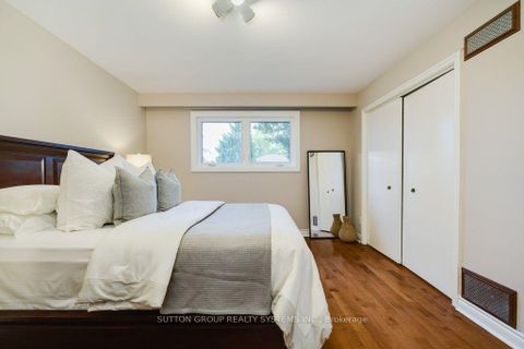 Photo 29 at 93 Poplar Heights Drive, Humber Valley, Toronto