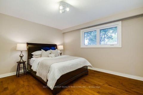 Photo 31 at 93 Poplar Heights Drive, Humber Valley, Toronto