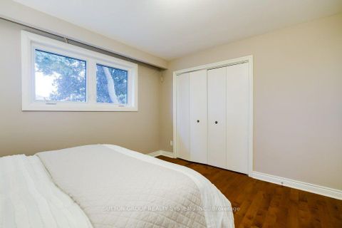 Photo 32 at 93 Poplar Heights Drive, Humber Valley, Toronto
