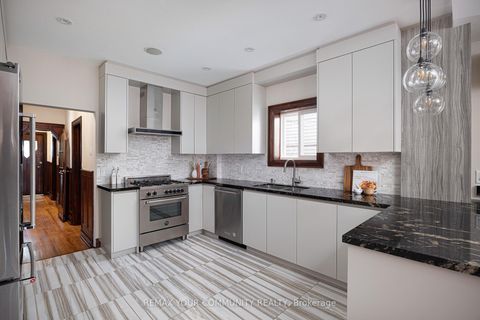 Photo 2 at 29 Denison Avenue, Chinatown, Toronto