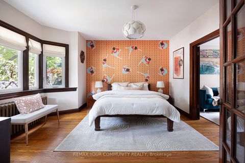 Photo 12 at 29 Denison Avenue, Chinatown, Toronto