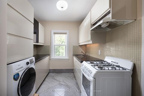 Photo 29 at 29 Denison Avenue, Chinatown, Toronto