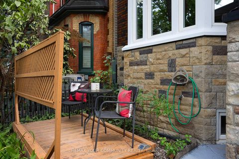 Photo 34 at 29 Denison Avenue, Chinatown, Toronto