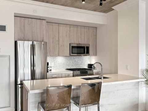 Photo 11 at 1106 - 608 Richmond Street W, Waterfront Communities C1, Toronto