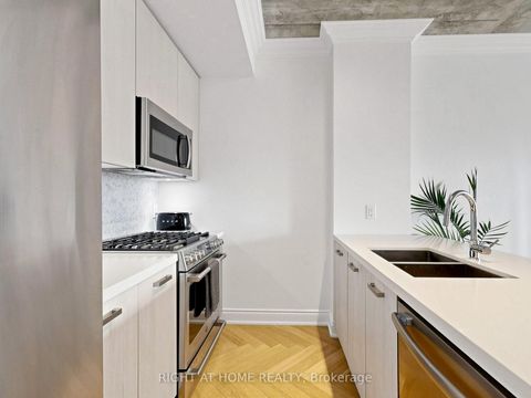 Photo 12 at 1106 - 608 Richmond Street W, Waterfront Communities C1, Toronto