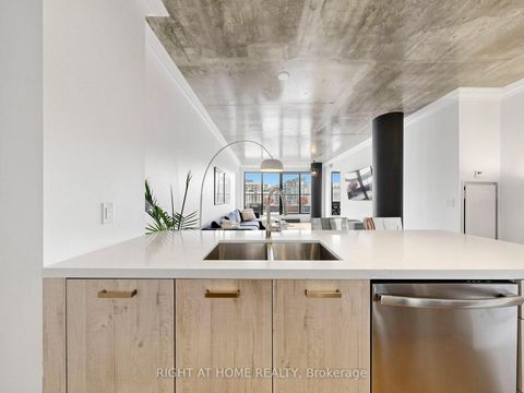 Photo 13 at 1106 - 608 Richmond Street W, Waterfront Communities C1, Toronto