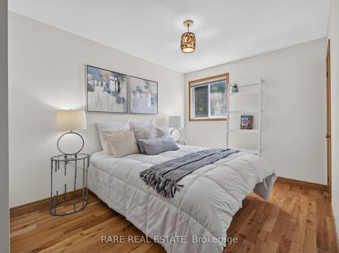 Photo 15 at 12 Kentroyal Drive, Humber Heights, Toronto