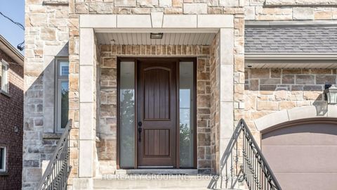Photo 2 at 60 Oak Avenue, South Richvale, Richmond Hill