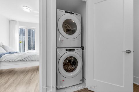 Photo 18 at 1112 - 470 Front Street W, Waterfront Communities C1, Toronto