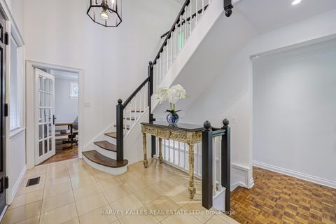 Photo 3 at 19 Ridgegate Crescent, Queensway, Toronto