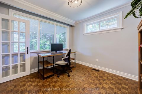 Photo 4 at 19 Ridgegate Crescent, Queensway, Toronto