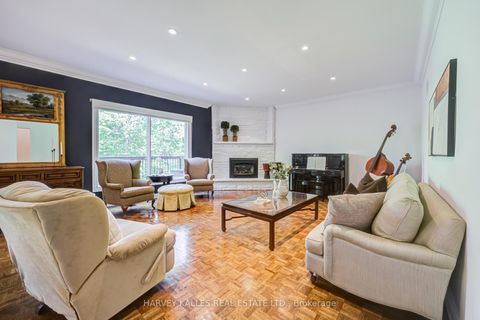 Photo 8 at 19 Ridgegate Crescent, Queensway, Toronto