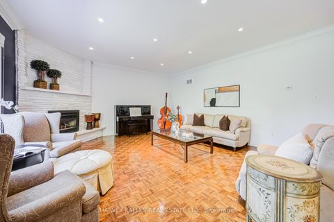 Photo 9 at 19 Ridgegate Crescent, Queensway, Toronto