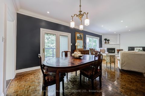 Photo 12 at 19 Ridgegate Crescent, Queensway, Toronto