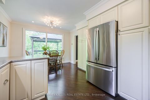 Photo 17 at 19 Ridgegate Crescent, Queensway, Toronto