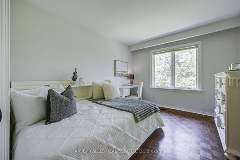 Photo 23 at 19 Ridgegate Crescent, Queensway, Toronto