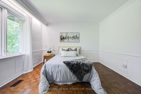 Photo 29 at 19 Ridgegate Crescent, Queensway, Toronto