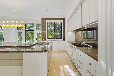 Photo 9 at 14 Glen Cedar Road, Cedarvale, Toronto