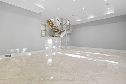 Photo 23 at 14 Glen Cedar Road, Cedarvale, Toronto