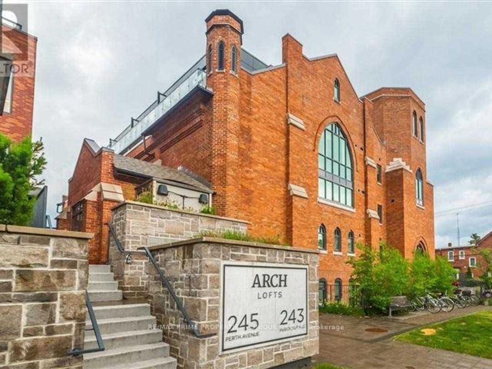 304 - 245 Perth Avenue, Junction, Toronto photo number 2