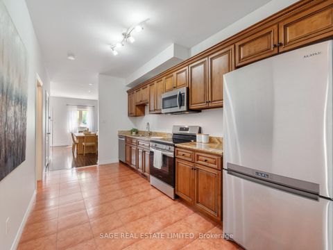 Photo 4 at 251A Chisholm Avenue, Lumsden, Toronto