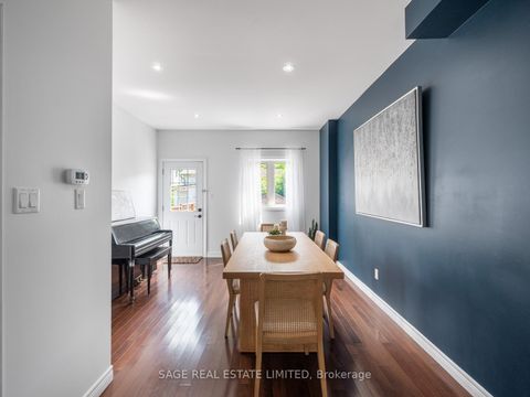Photo 6 at 251A Chisholm Avenue, Lumsden, Toronto
