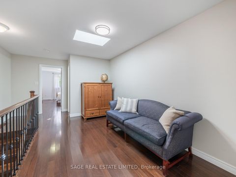 Photo 11 at 251A Chisholm Avenue, Lumsden, Toronto