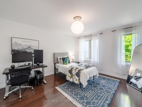 Photo 13 at 251A Chisholm Avenue, Lumsden, Toronto