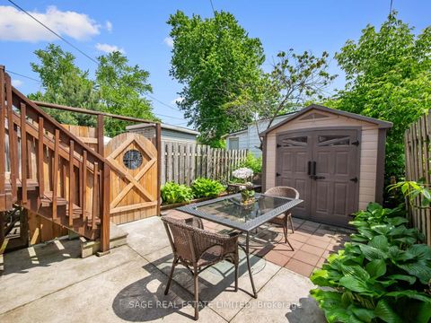Photo 28 at 251A Chisholm Avenue, Lumsden, Toronto